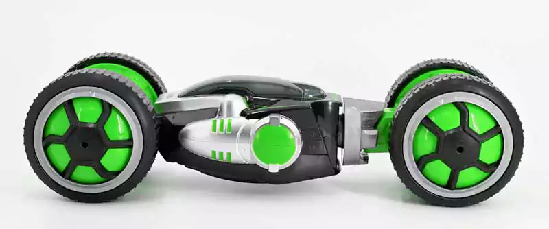 Toy car, with charger and remote, green or red, 615-5588 MKB
