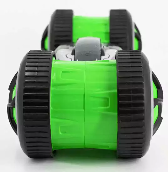 Toy car, with charger and remote, green or red, 615-5588 MKB