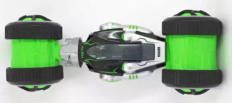 Toy car, with charger and remote, green or red, 615-5588 MKB