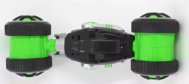 Toy car, with charger and remote, green or red, 615-5588 MKB