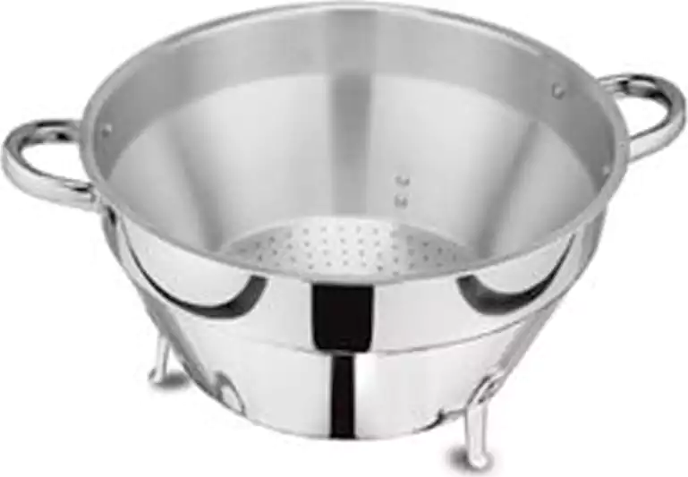 مصفاة طعام ألمنيوم من الدهان بيدين بقاعدة علي هيئة 3 أرجل مقاس 28 - فضي