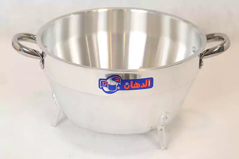 Aluminum food colander, made of paint, with two hands, with a base in the form of 3 legs, size 26 - silver