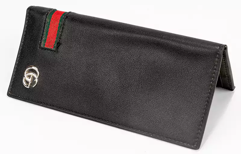 محفظة باسبور رجالي جلد من جوتشي ، تصميم كلاسيك، أسود GU-22