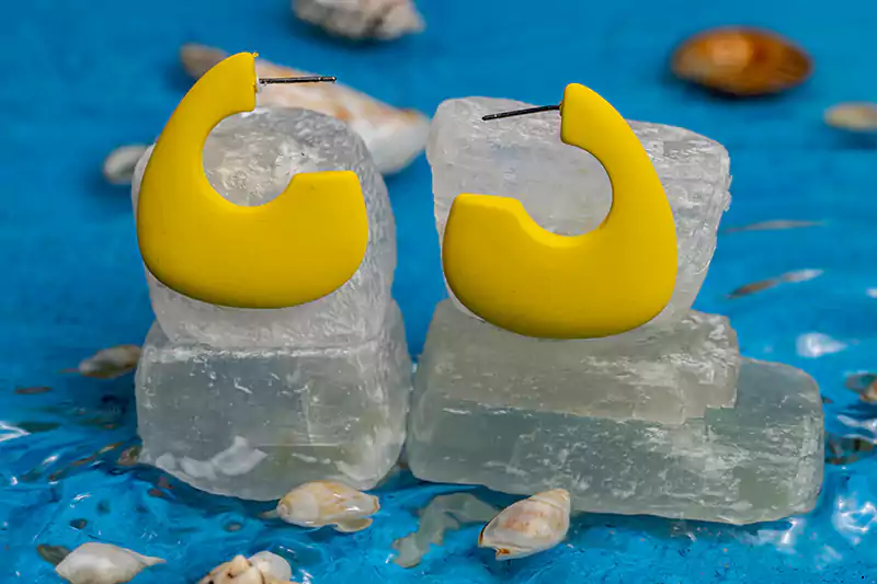 حلق مجوهرات إكريليك على شكل نصف دائرة للنساء والبنات، أقراط متدلية ، أصفر