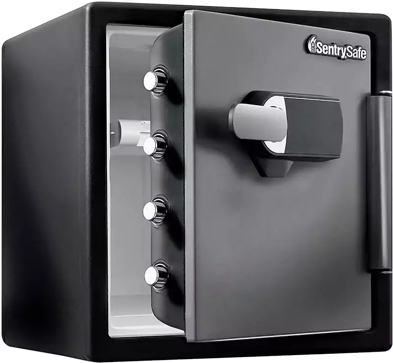 Sentry Extra Large Digital Alarm Fire Safe 34 Cubic meter - SFW123TTC
