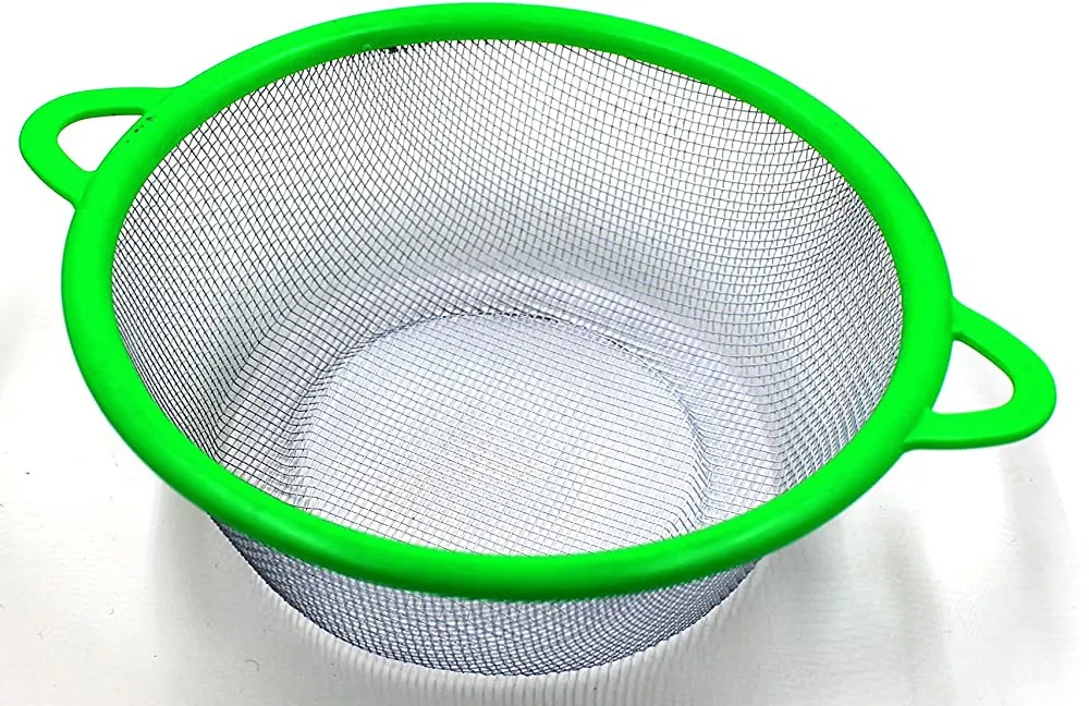 مصفاة طعام بلاستيك بيدين وسط - أخضر
