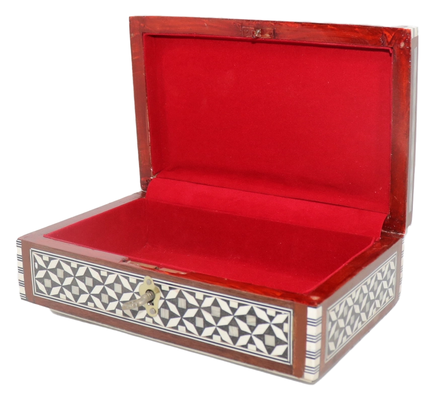 Shell box 17 cm in caloon - decorated brown