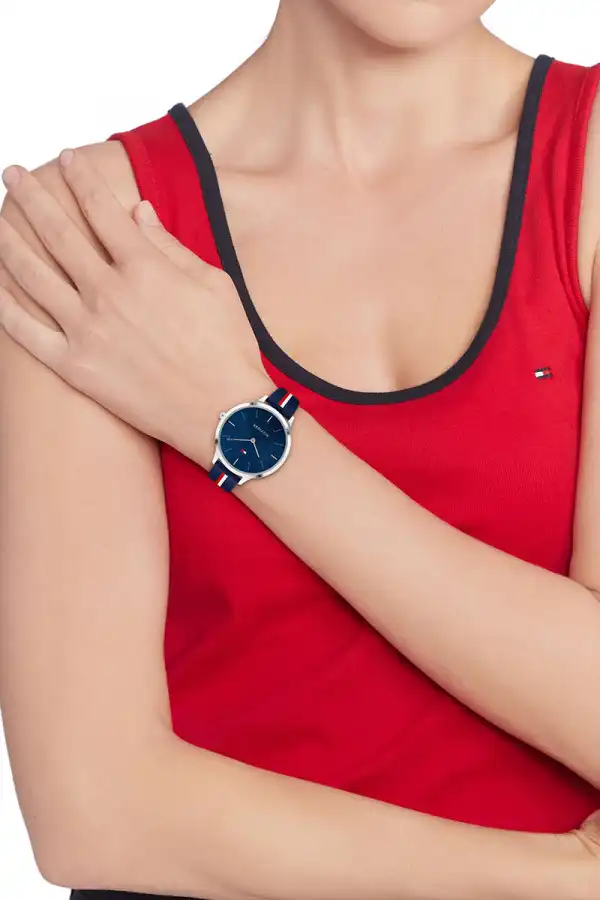 Tommy Hilfiger Women's Round Shape Analog Wrist Watch, Blue , 1782499