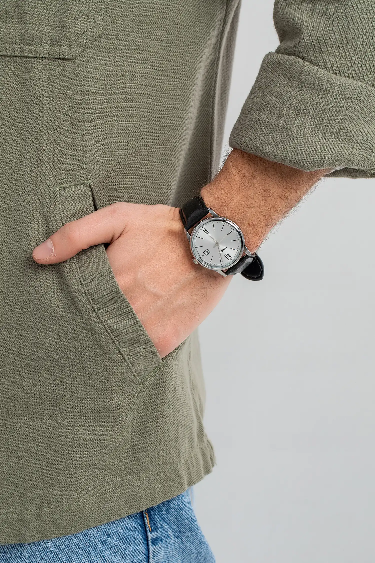 Casio Men's Round Shape Leather Strap Analog Wrist Watch, Black ,MTP-V002L-7B3UDF