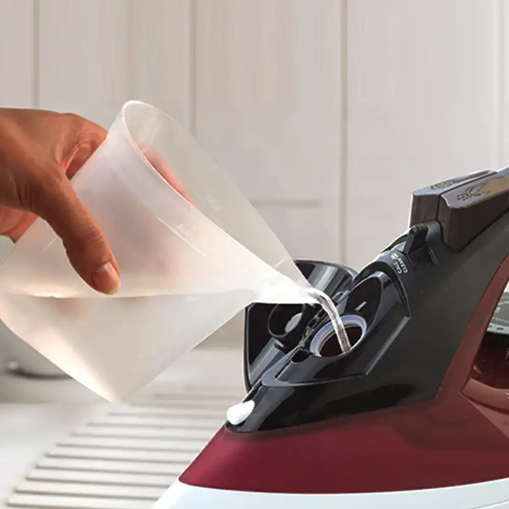 مكواة بخار بلاك اند ديكر، 1600 وات، قاعدة مضادة للالتصاق، أحمر، X1550