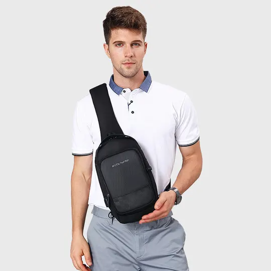 شنطة كروس صدر من أركتيك هانتر،مقاومة للماء ، ألوان،  XB00105