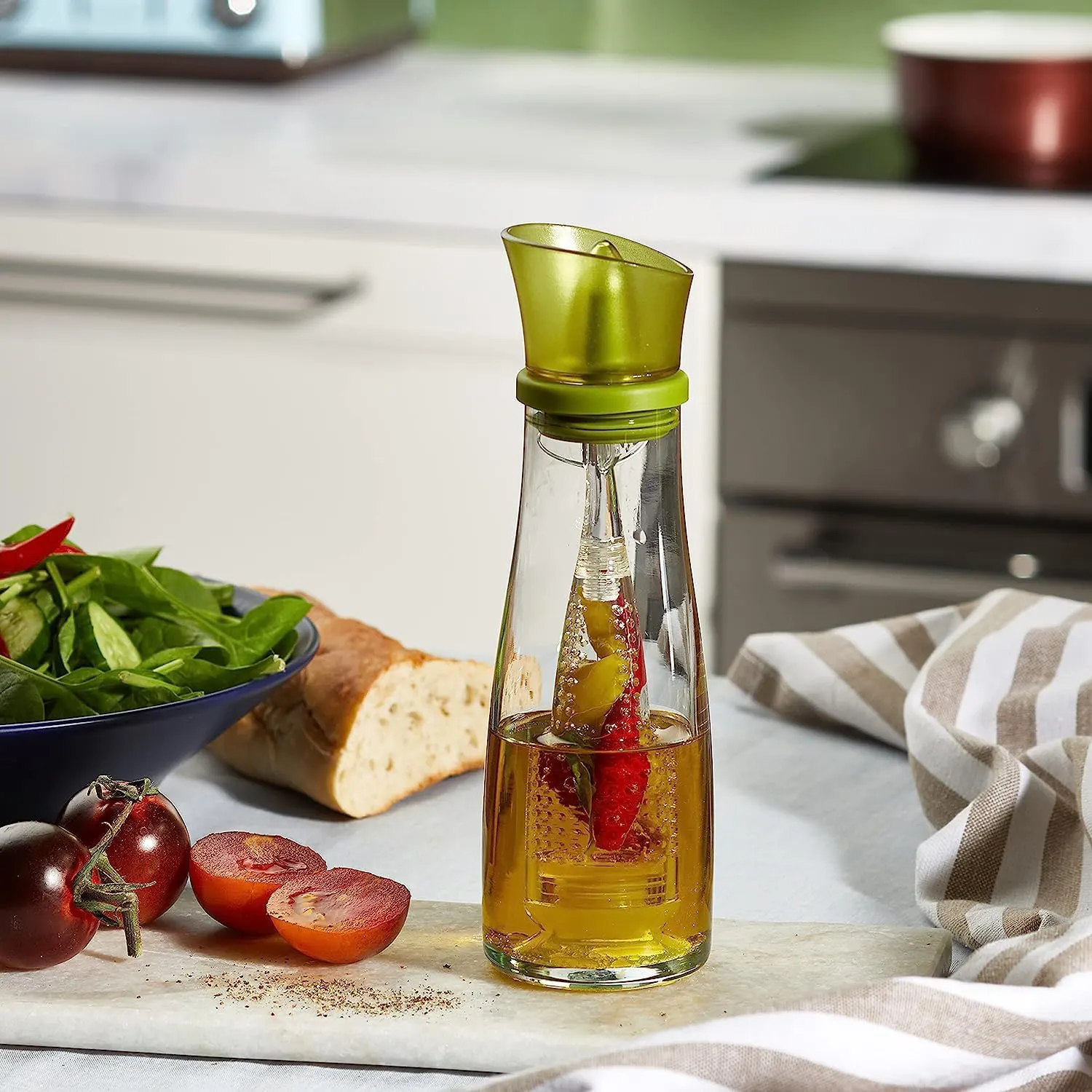Oil Bottle with Strainer, 500 ml, Clear