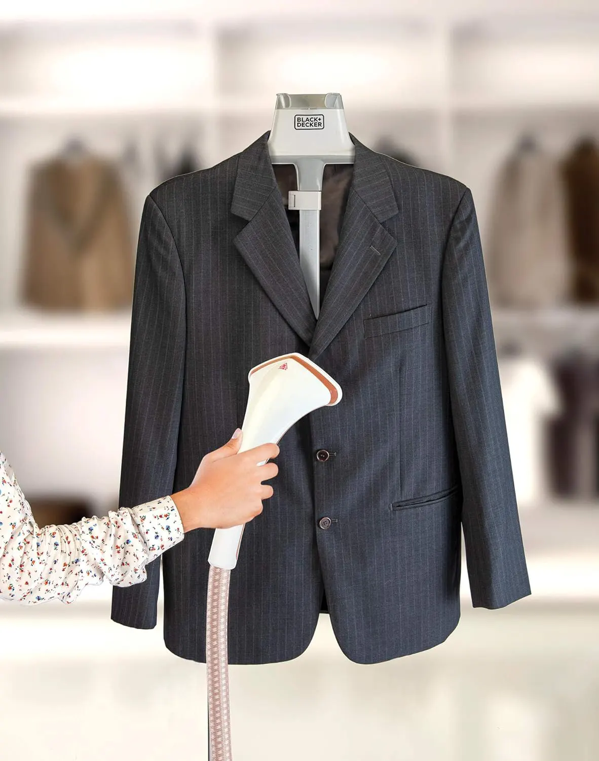 مكواة ملابس بخار ستاند بلاك اند ديكر ،1600 وات،ألوان،GST1600،(بضمان انسيا)