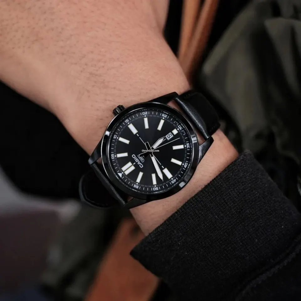 Casio Men's Watch, Analog, Leather Strap, Black MTP-VD02BL-1EUDF