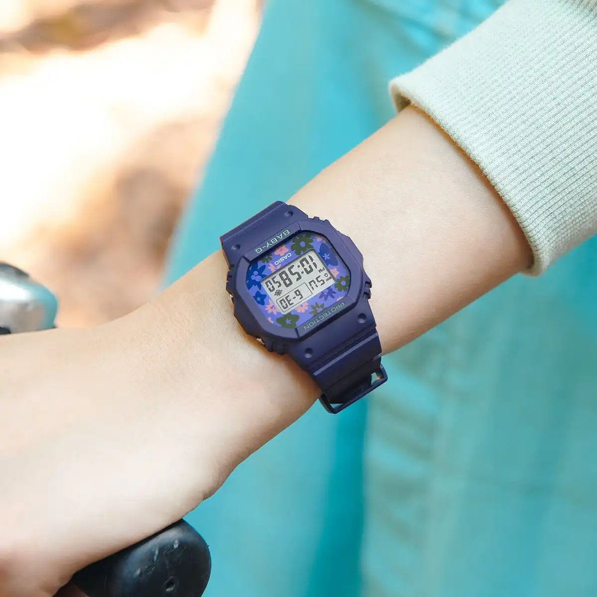 ساعة كاسيو جى شوك للنساء ، رقمية، أزرق ، BGD-565RP-2DR