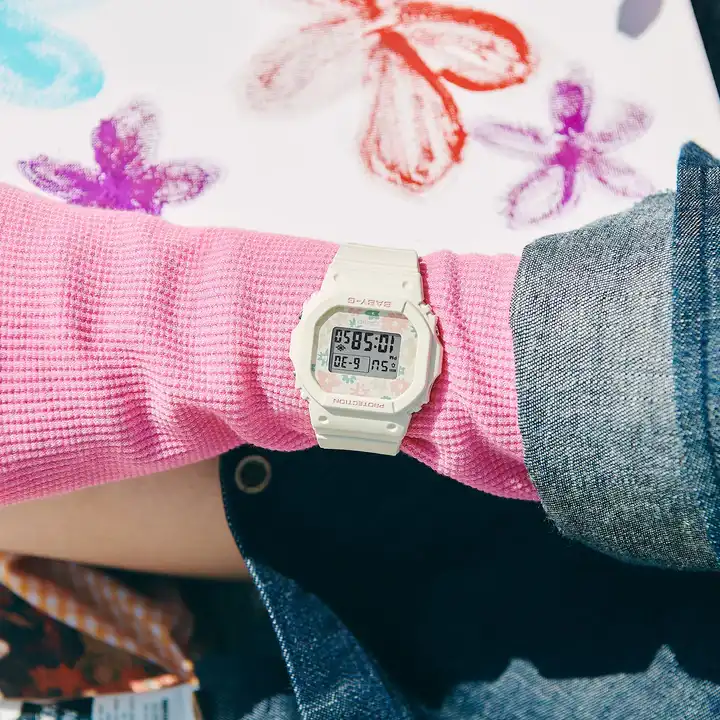 Casio G-Shock Women's Watch, Digital, Resin strap, White BGD-565RP-7DR