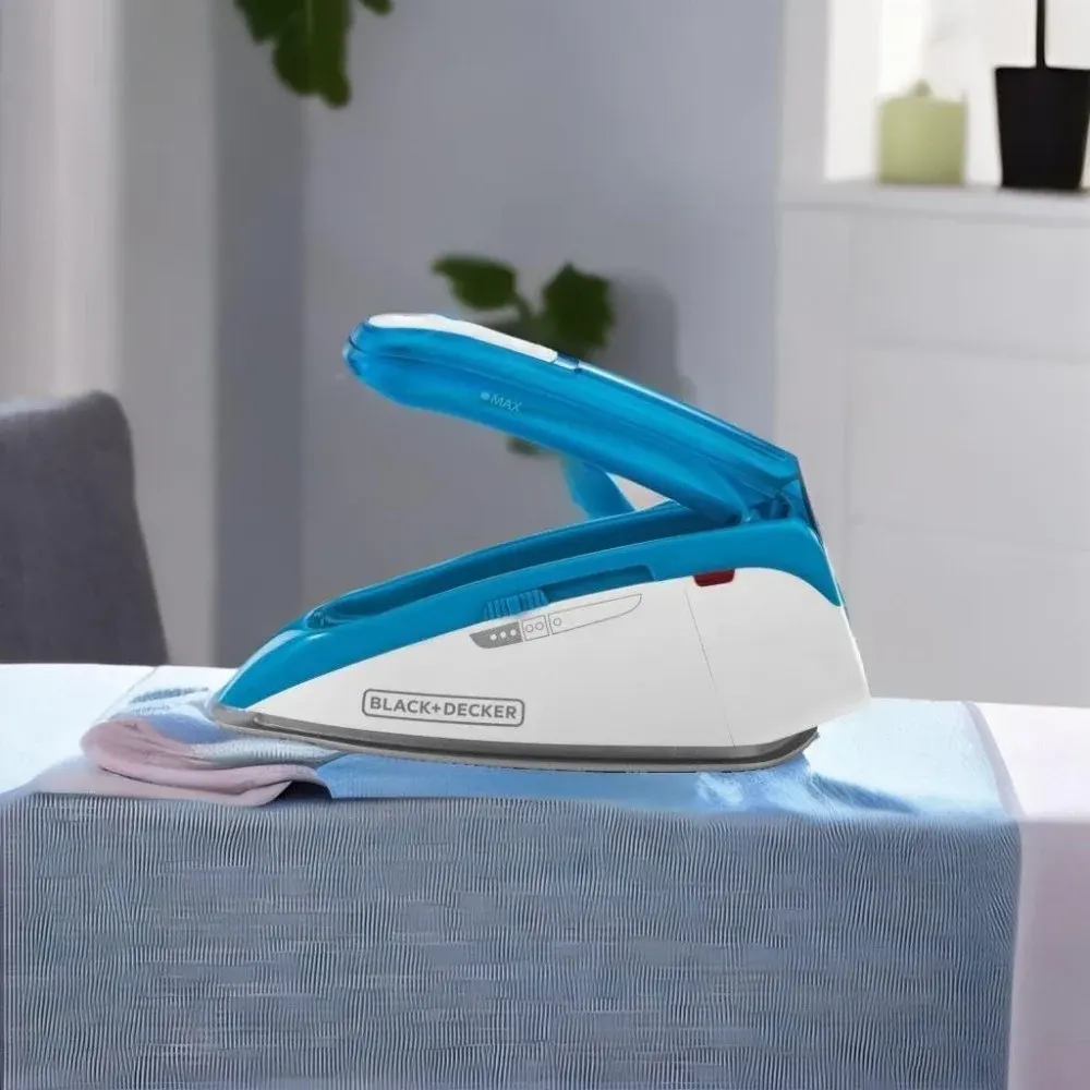 Black & Decker Travel Steam Iron, 1085W, Ceramic Soleplate, Blue, TI250-B5 (Insia Warranty)