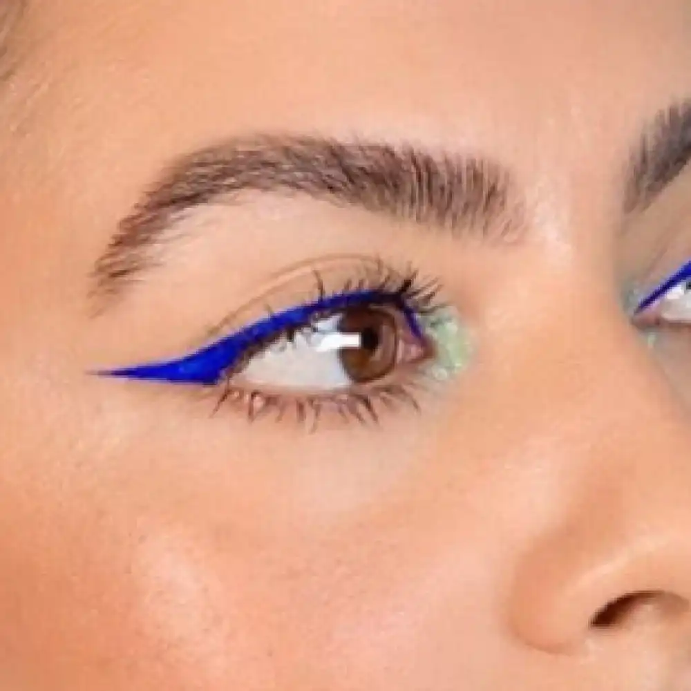 ROSE BERRY BLUE EYELINER