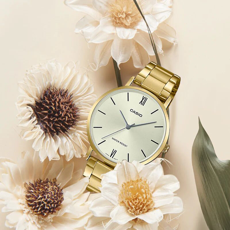 ساعة كاسيو نسائي، عقارب بتصميم دائري ، سوار من الأستانلس ستيل، ذهبي ، LTP-VT01G-9BUDF