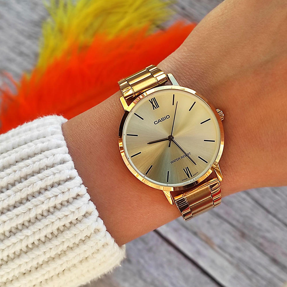 ساعة كاسيو نسائي، عقارب بتصميم دائري ، سوار من الأستانلس ستيل، ذهبي ، LTP-VT01G-9BUDF