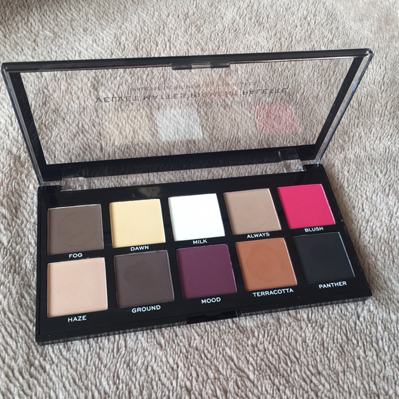 Revolution Velvet Mattes Palette