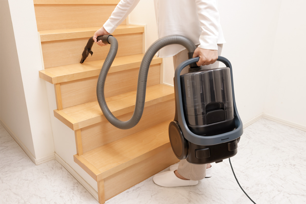 Panasonic Vacuum Cleaner , 1600 Watt , 2.2 Liter , Bagless , Malaysian , Blue , MC.CL601A , (Baghdad BTC Warranty)