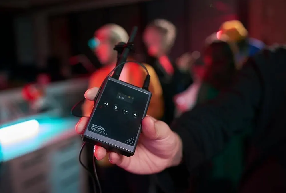 Godox WMicS1 Kit 2 UHF Wireless Microphone System, 3Pcs, Black