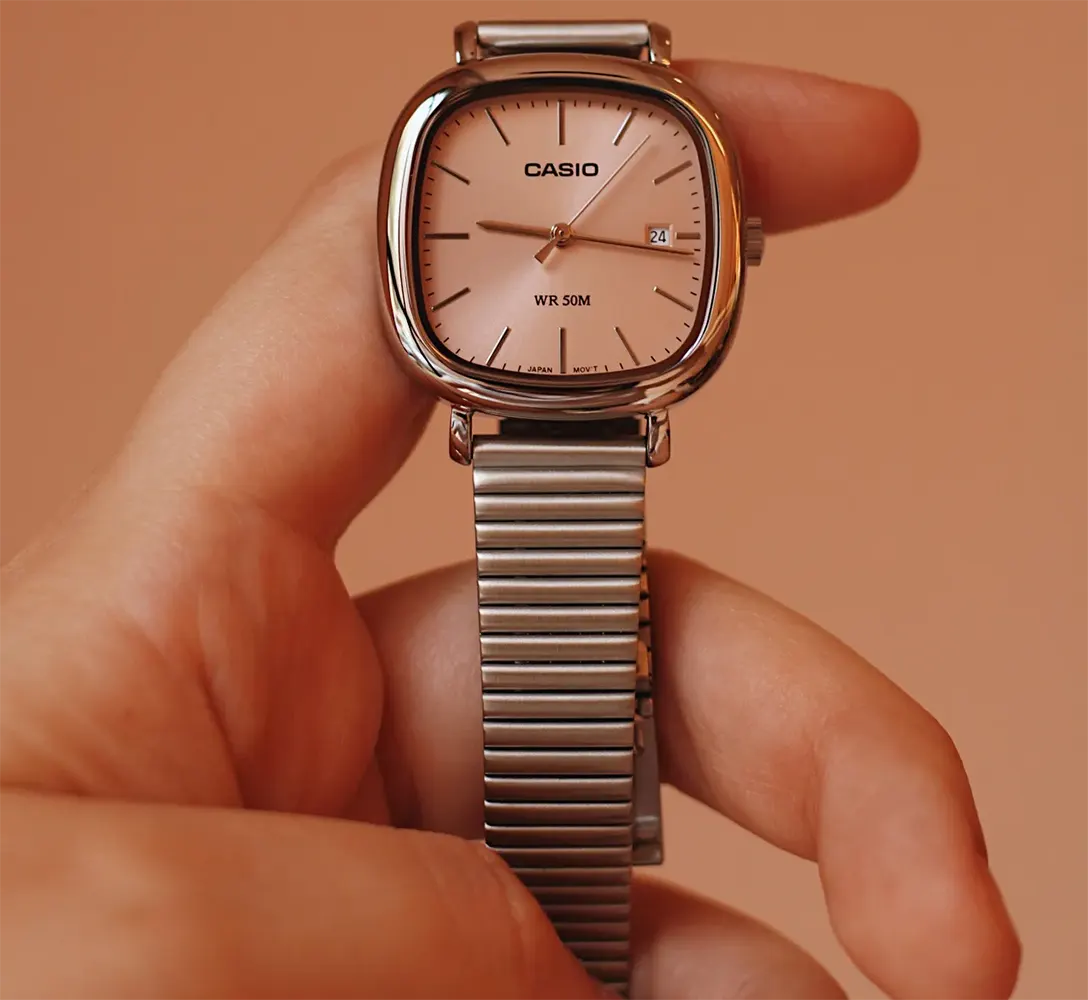 ساعة كاسيو للجنسين ، مينا بينك ، عقارب ، سوار ستانلس ستيل فضي، ساعة يد تناظرية، فضي، LTP-B166D-4AV