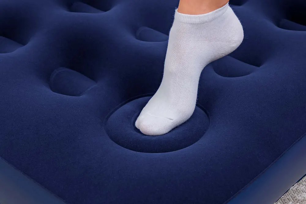 مرتبة نفخ هوائية فردية من بيست واي، مزودة بمنفاخ قدم مدمج، ارتفاع 28 سم، أزرق ،67223