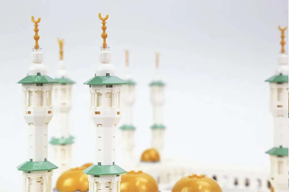 LEGO Grand Mosque Building Blocks, 2291 Pieces, Multicolor, 6220