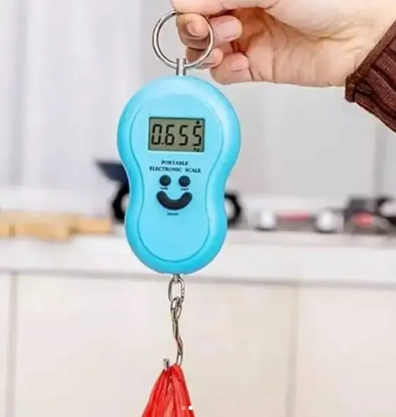 ميزان رقمي  الكتروني 50 كجم صغير الحجم محمول بإضاءة خلفية للأمتعة مع شاشة ، متعدد الالوان ،  3652