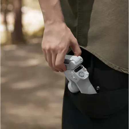 جيمبال مثبت هاتف من دي جيه اي OSMO SE، بلوتوث 5.1، 3 محاور تثبيت، شاشة ديجيتال، منفذ شحن type-c، قابل للطي