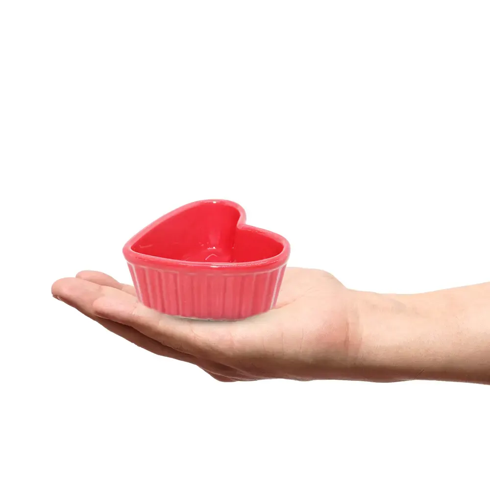 طبق صوص بورسلين شكل قلب - أحمر