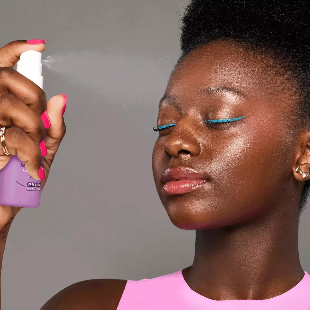 مثبت مكياج سبراي فيكس اند لاست كيب ات بيرفكت من ايسينس