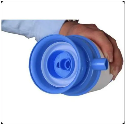 مضخة قارورة مياه يدوية بالضغط، لون ابيض*أزرق ، 388