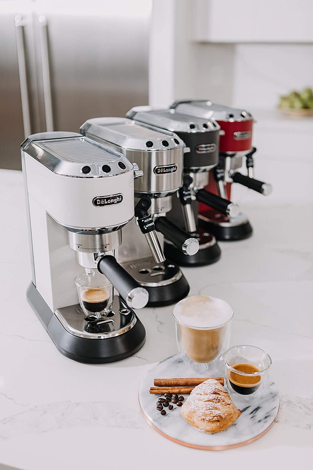 ماكينة تحضير قهوة الإسبريسو ديلونجي، 1300 وات، أسود، EC685BK