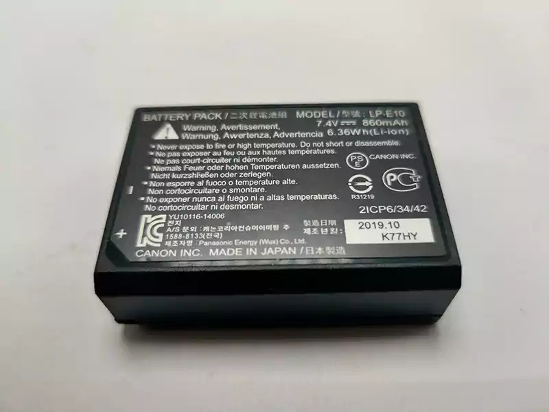 Canon camera battery, rechargeable lithium battery for longer life, black LP-E10